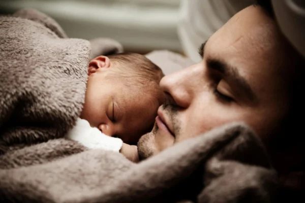 Permiso parental retribuido